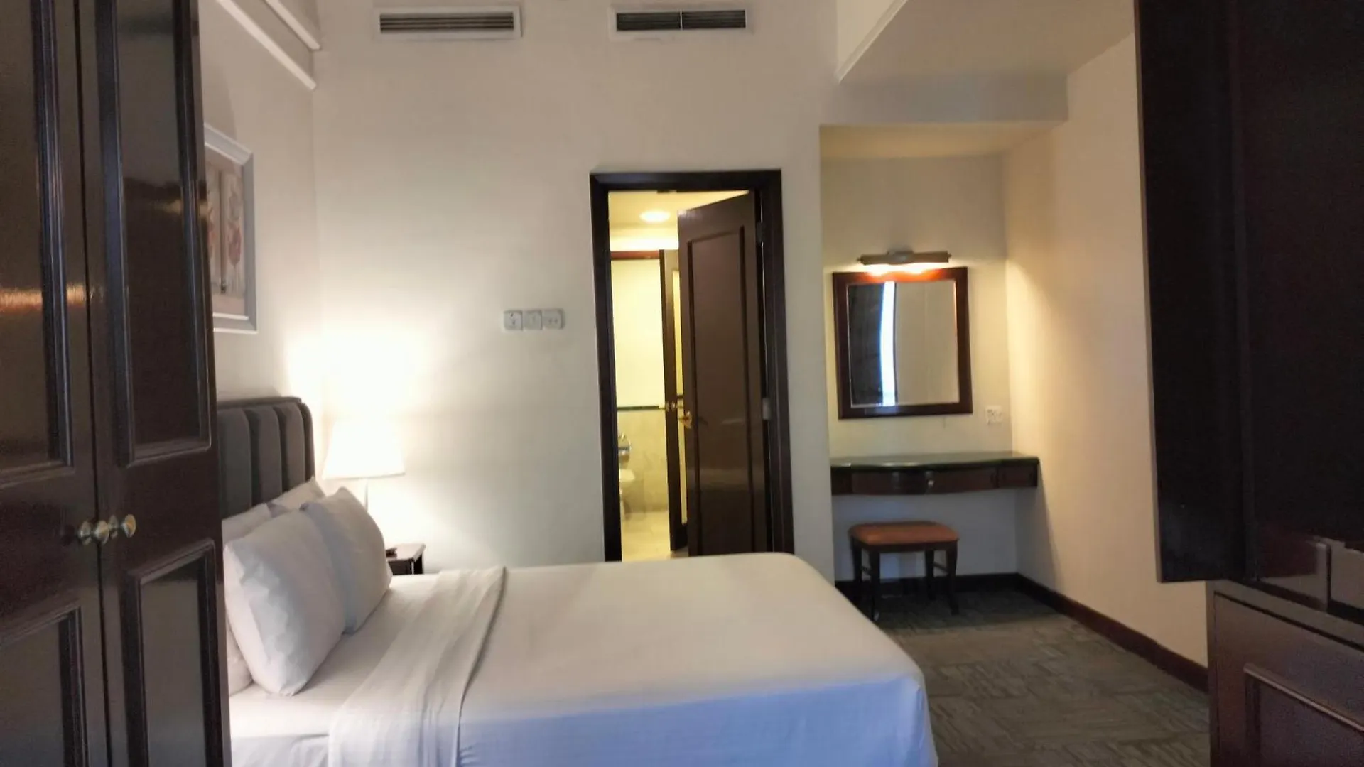 Apartment Berjaya Times Square Service Suite By Luna Kuala Lumpur